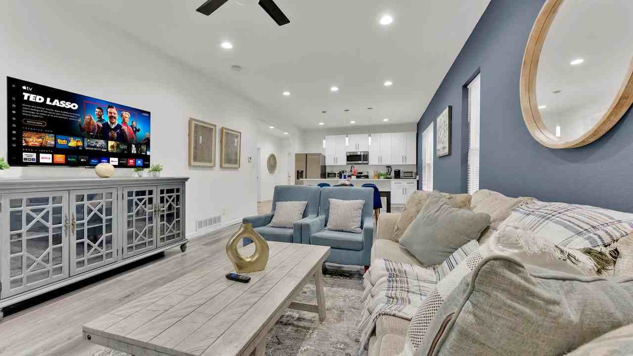1117 N Bishop Ave #1075552P - Photo 2 of 25