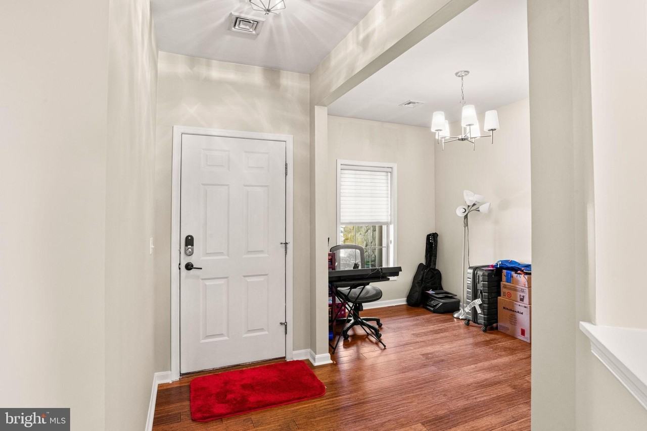2080 Deer Run Dr - Photo 5 of 33