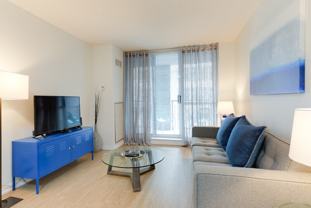 215 Queen St W - Photo 1 of 1