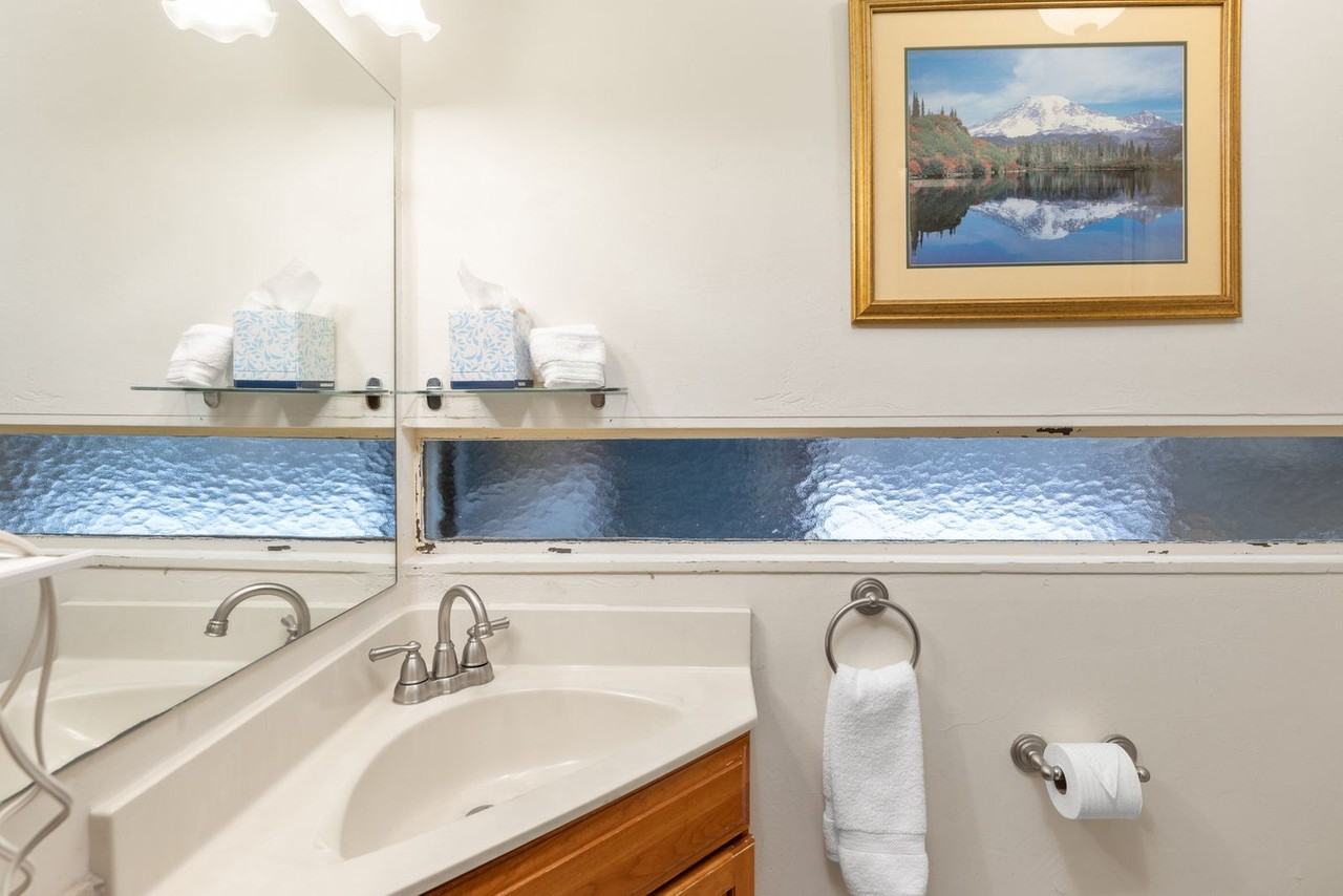 747 West Pacific Avenue - Photo 6 of 25