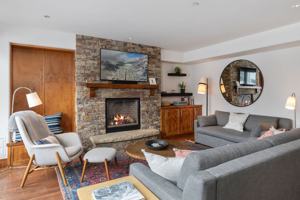 featured image of 230 S Pine St