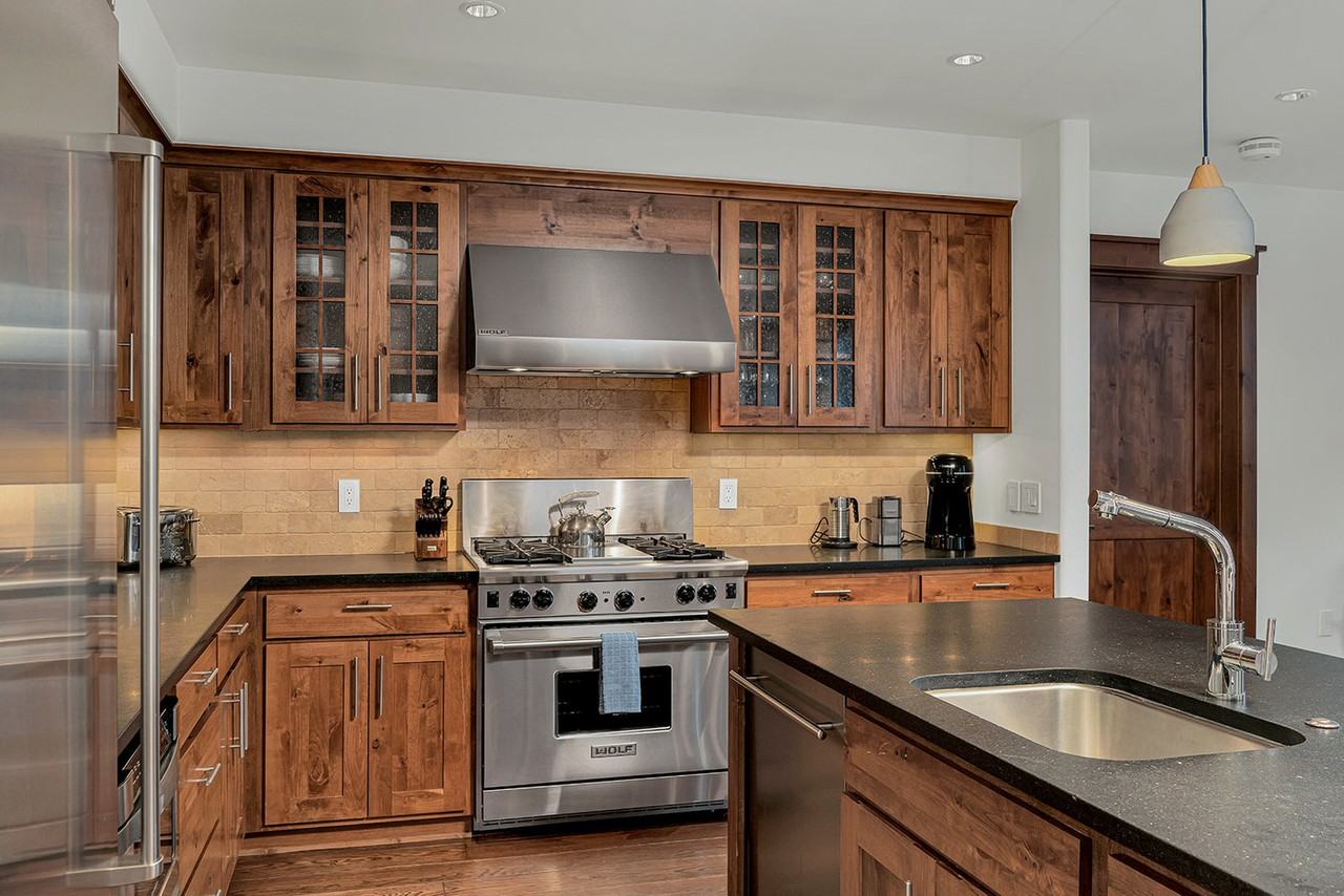 230 S Pine St #1324991P - Photo 5 of 30