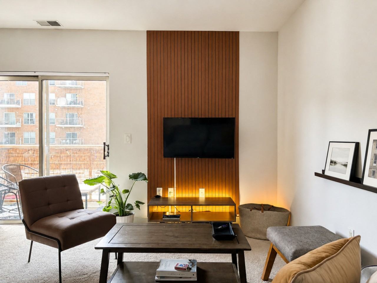 145 N Jackson St #1379019P - Photo 4 of 32