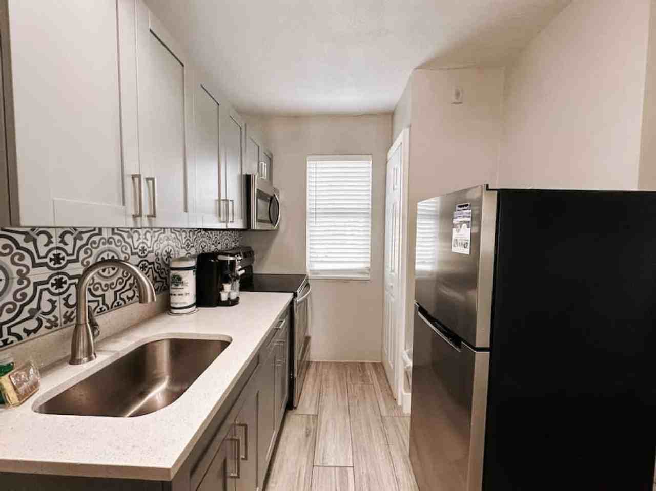 50 Se 12th St #1503963P - Photo 3 of 14
