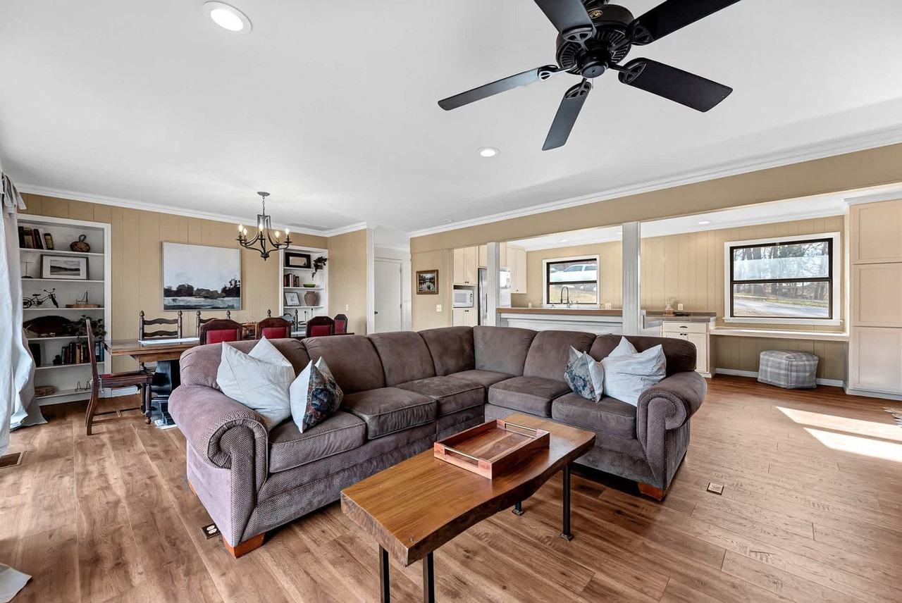 12208 Blueberry Ln #1520941P - Photo 4 of 33