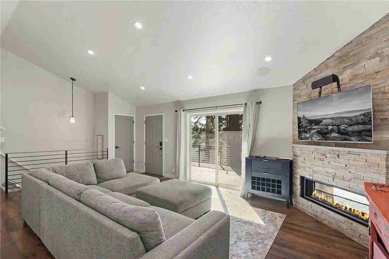 696 Bidwell Ct #1522998P - Photo 4 of 28