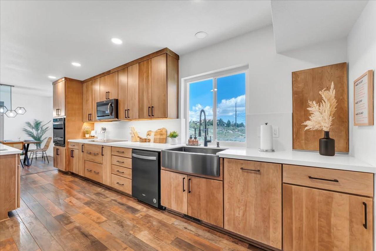 5445 Tannerwood Dr #1522997P - Photo 4 of 33