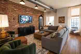 124 W 9th St - Photo 1 of 1