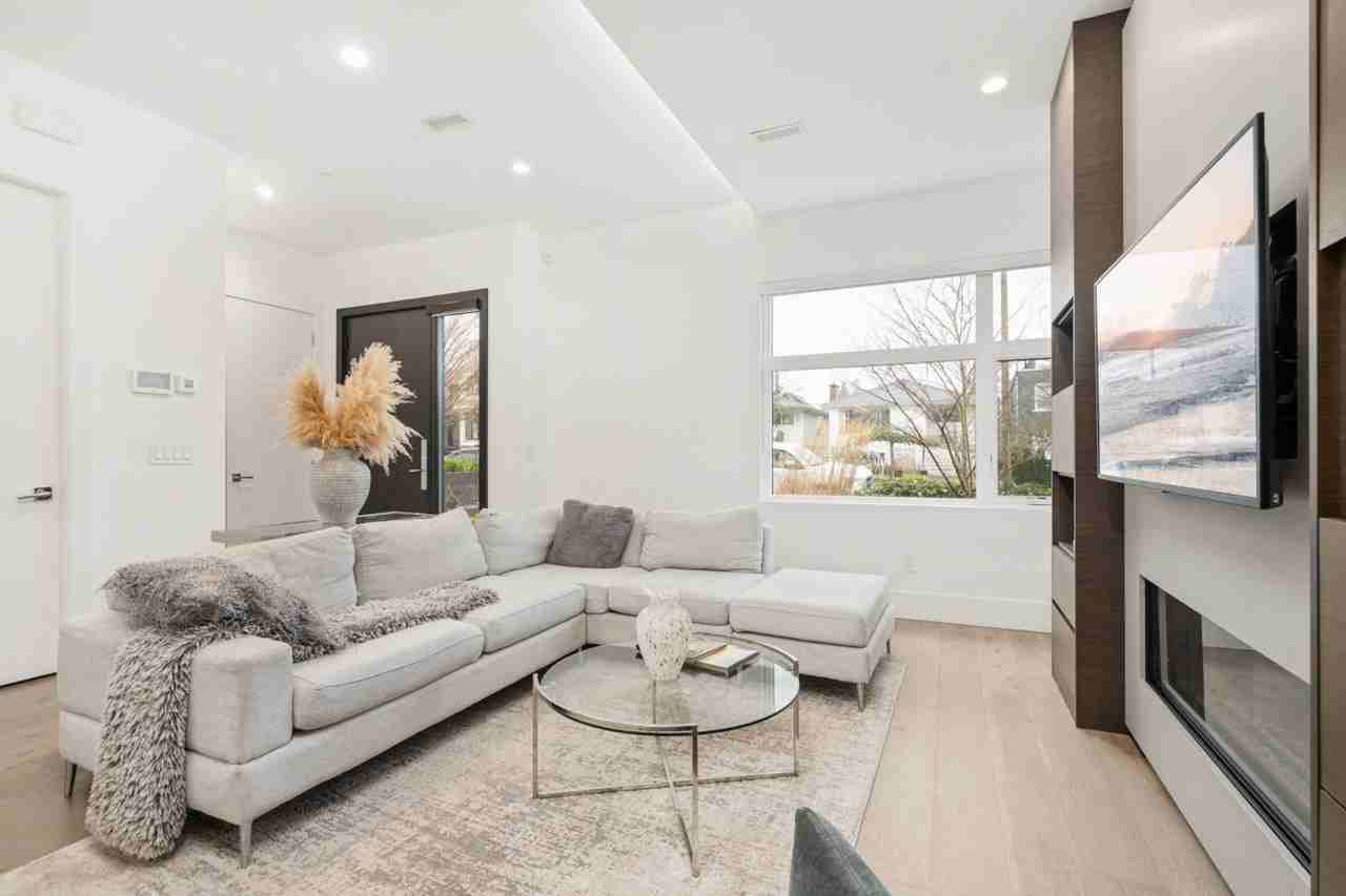 641 West 21st Ave #1524695P - Photo 5 of 48