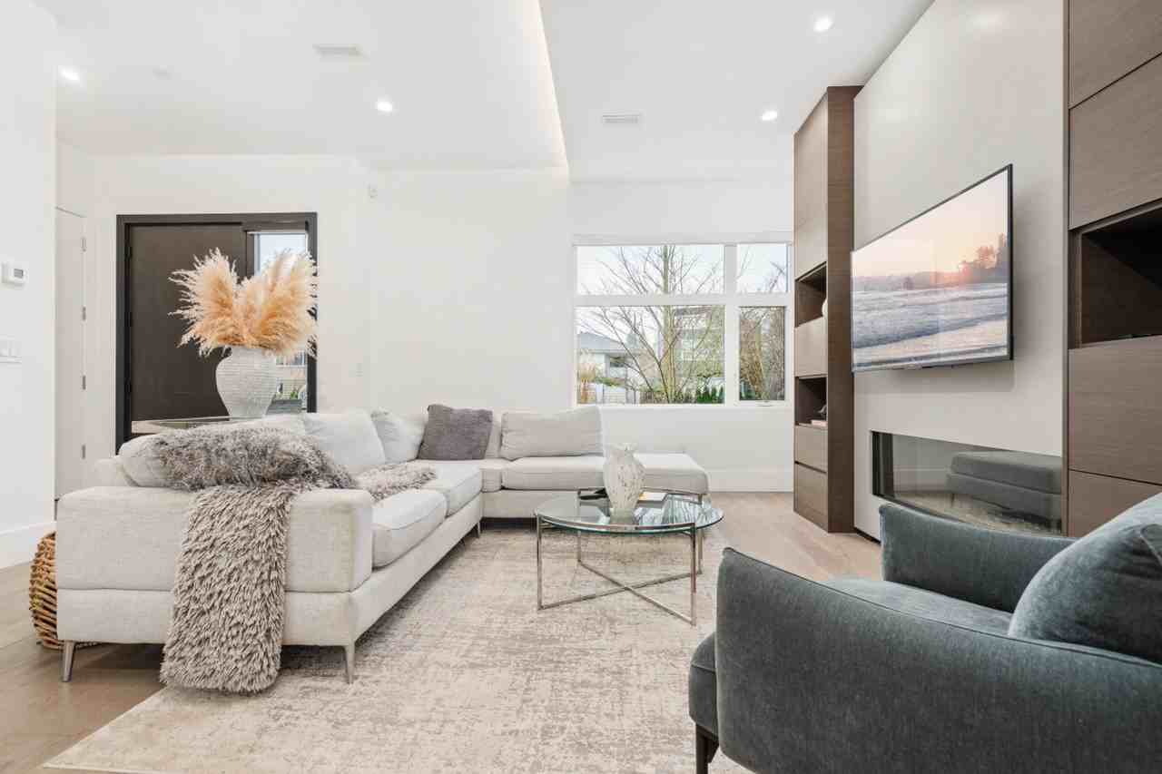 641 West 21st Ave #1524695P - Photo 6 of 48