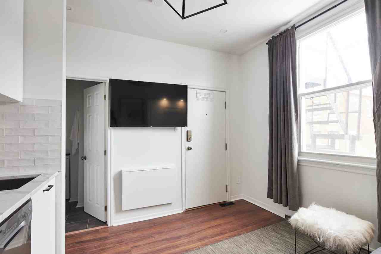 331 Catherine St #1536491P - Photo 2 of 18