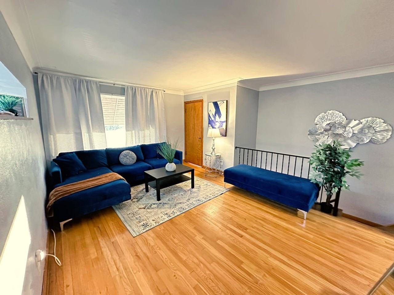7172 Jamieson Ave #1514421P - Photo 2 of 9