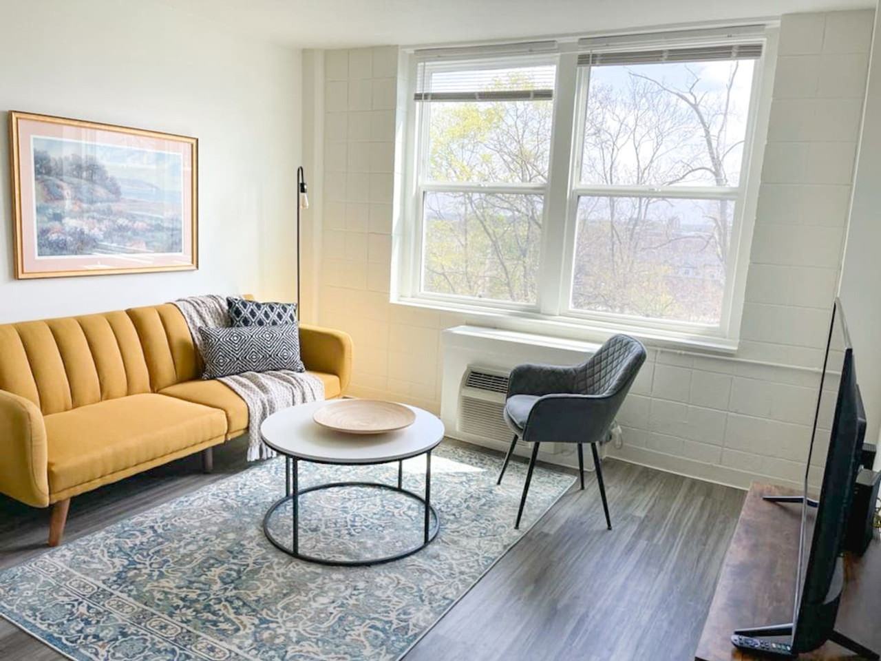 318 E Mcmillan St #1534911P - Photo 4 of 27