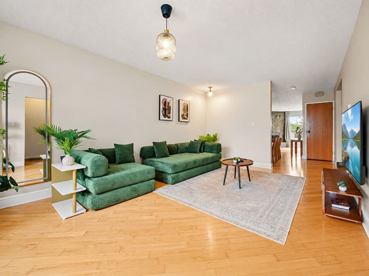 813 68 Ave Sw #1539511P - Photo 6 of 50