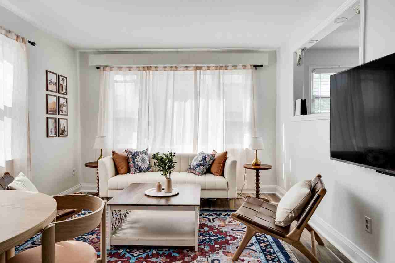 277 Park Street - Photo 4 of 17