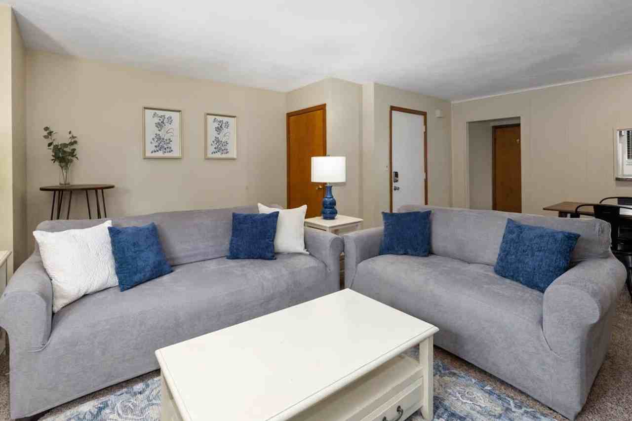 6542 Bella Vista Dr Ne #1539798P - Photo 3 of 14