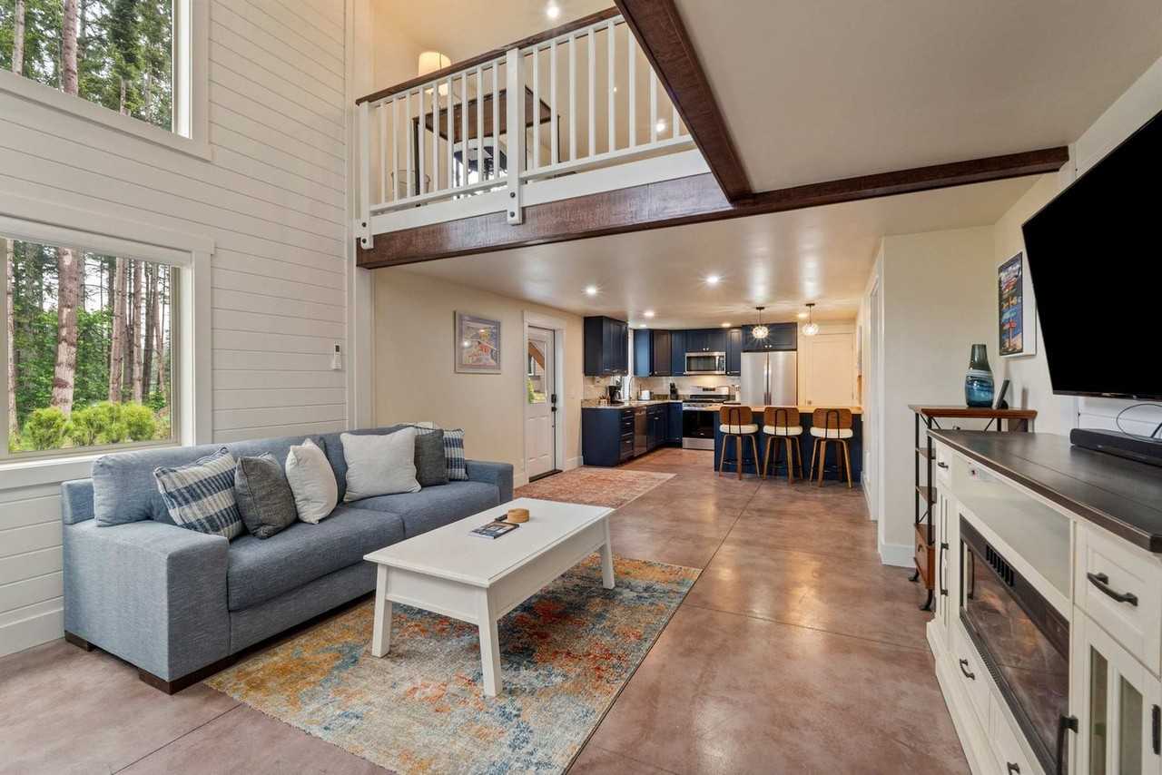 205 Woodland Dr #1540192P - Photo 3 of 34