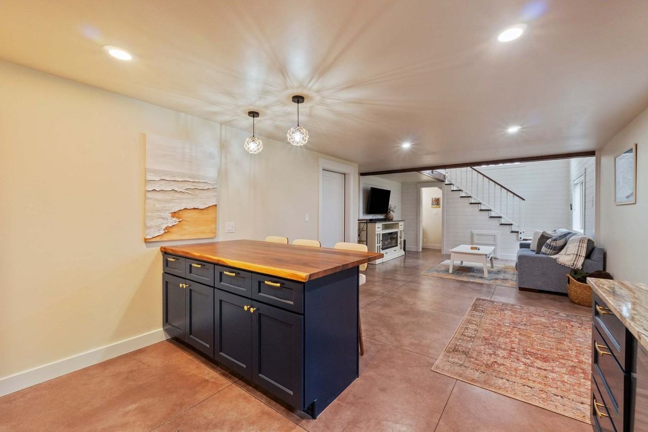 205 Woodland Dr #1540192P - Photo 6 of 34
