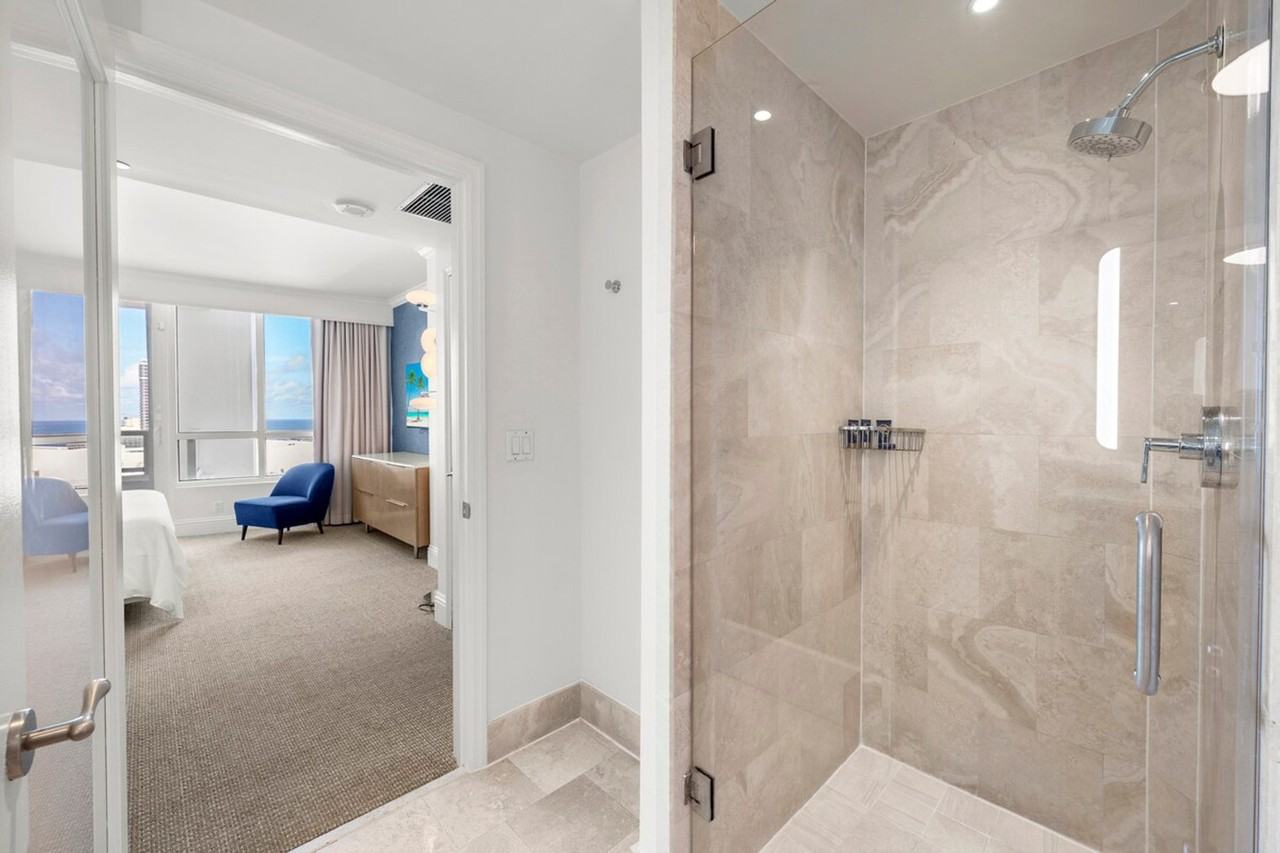 4343 Collins Ave #1540448P - Photo 4 of 22