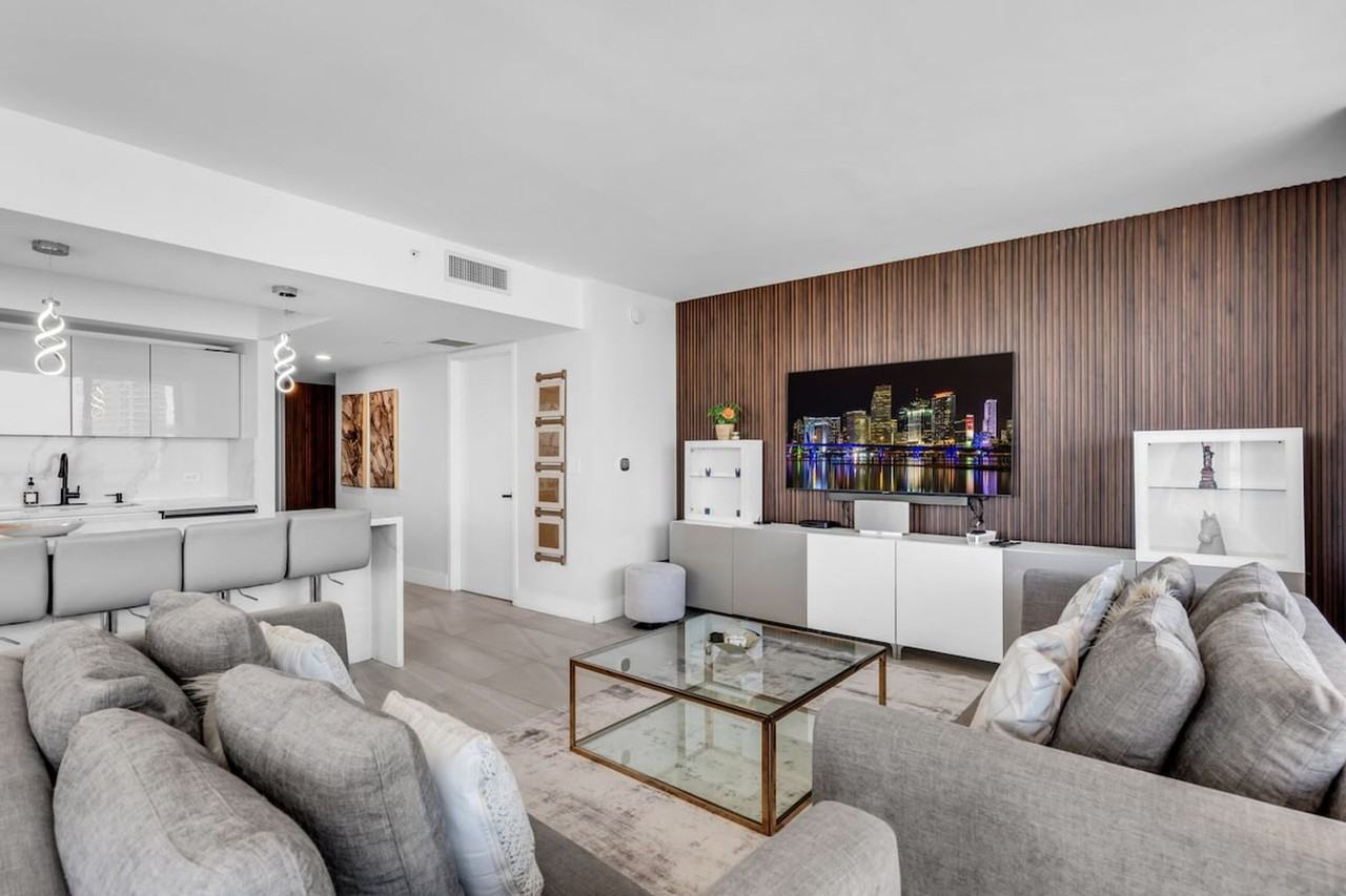 2600 E Hallandale Beach Blvd #1540469P - Photo 4 of 36