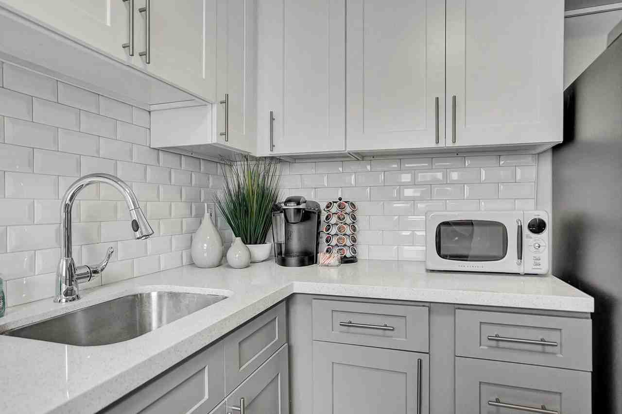 1508 Bay Rd #1540465P - Photo 7 of 18