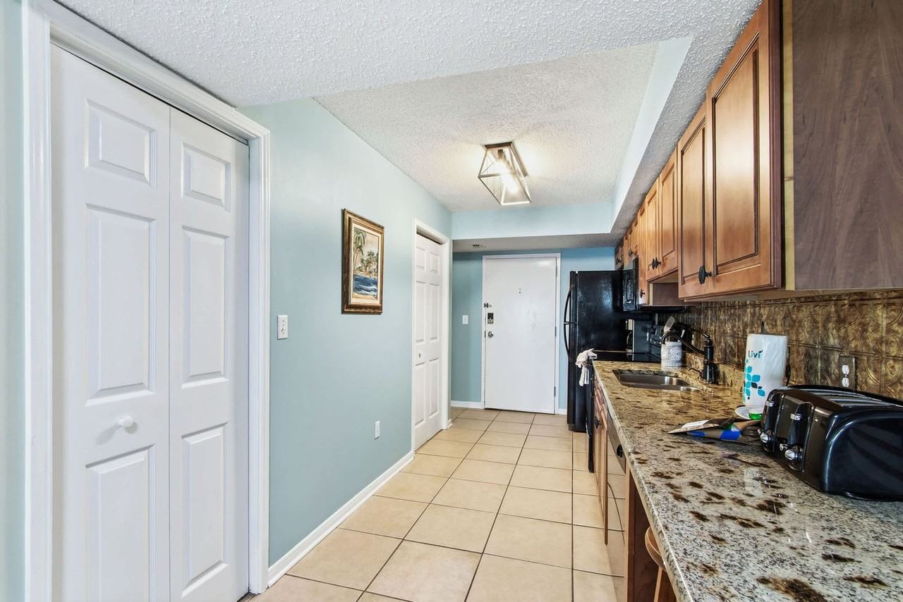 957 W Beach Blvd #1541213P - Photo 3 of 9