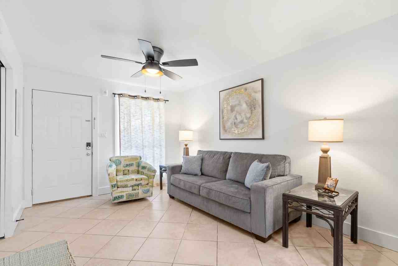 920 W Lagoon Ave #1541218P - Photo 2 of 22