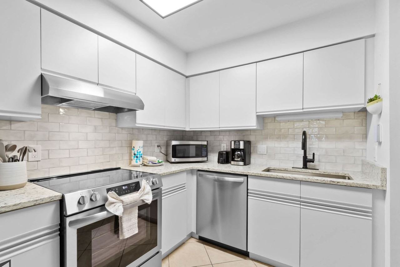 920 W Lagoon Ave #1541218P - Photo 4 of 22