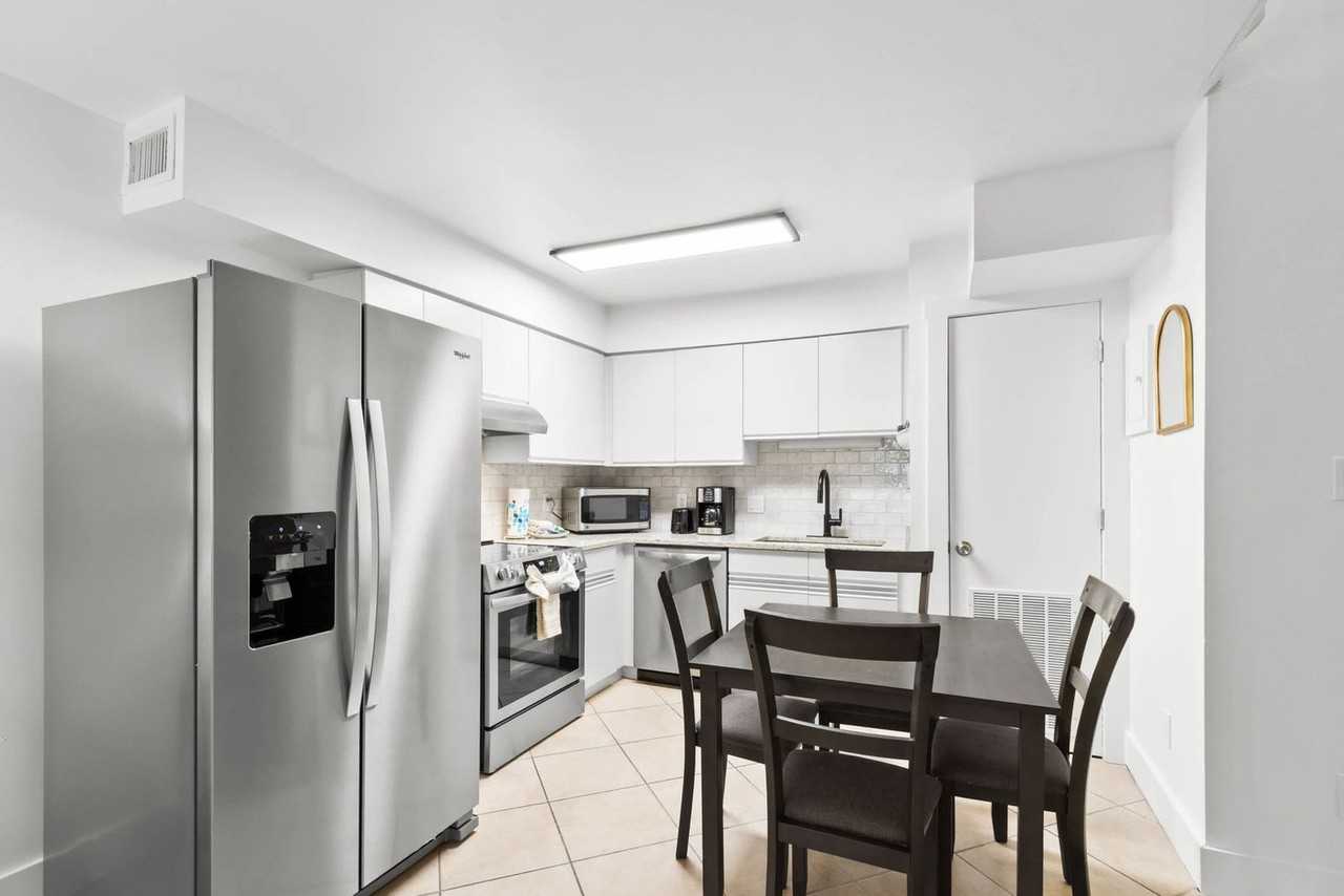 920 W Lagoon Ave #1541218P - Photo 7 of 22