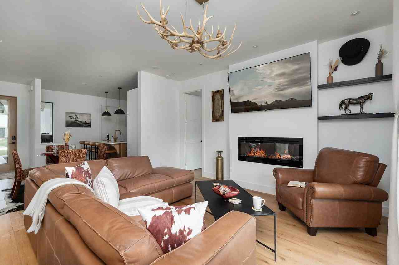 1123 37th Ave Sw #1541760P - Photo 6 of 50