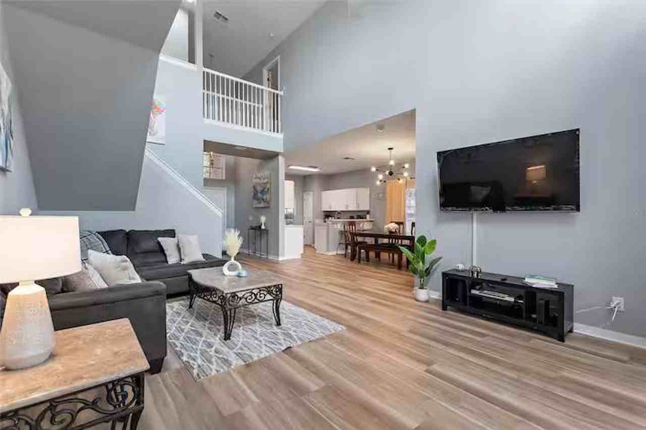 546 Windsor Pl #1541765P - Photo 3 of 40
