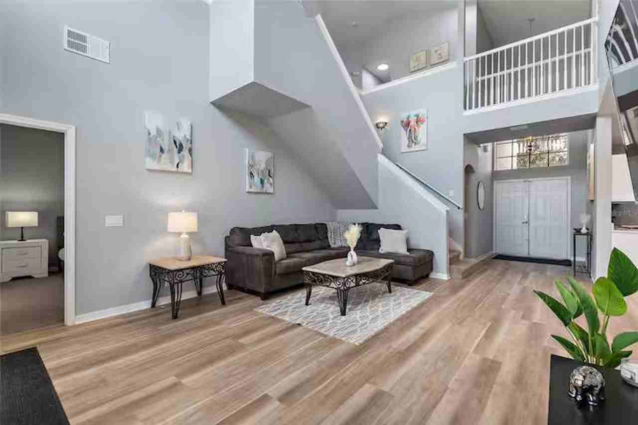 546 Windsor Pl #1541765P - Photo 4 of 40