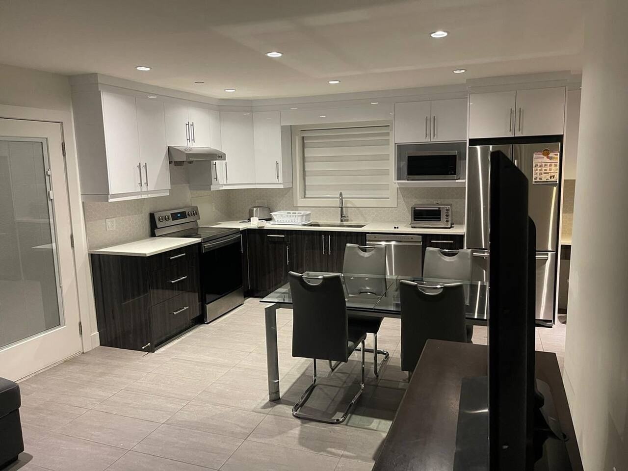 1065 East 59th Ave #1541029P - Photo 3 of 18
