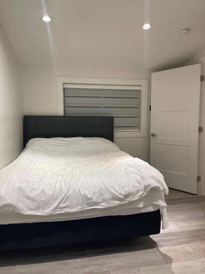 1065 East 59th Ave #1541029P - Photo 5 of 18