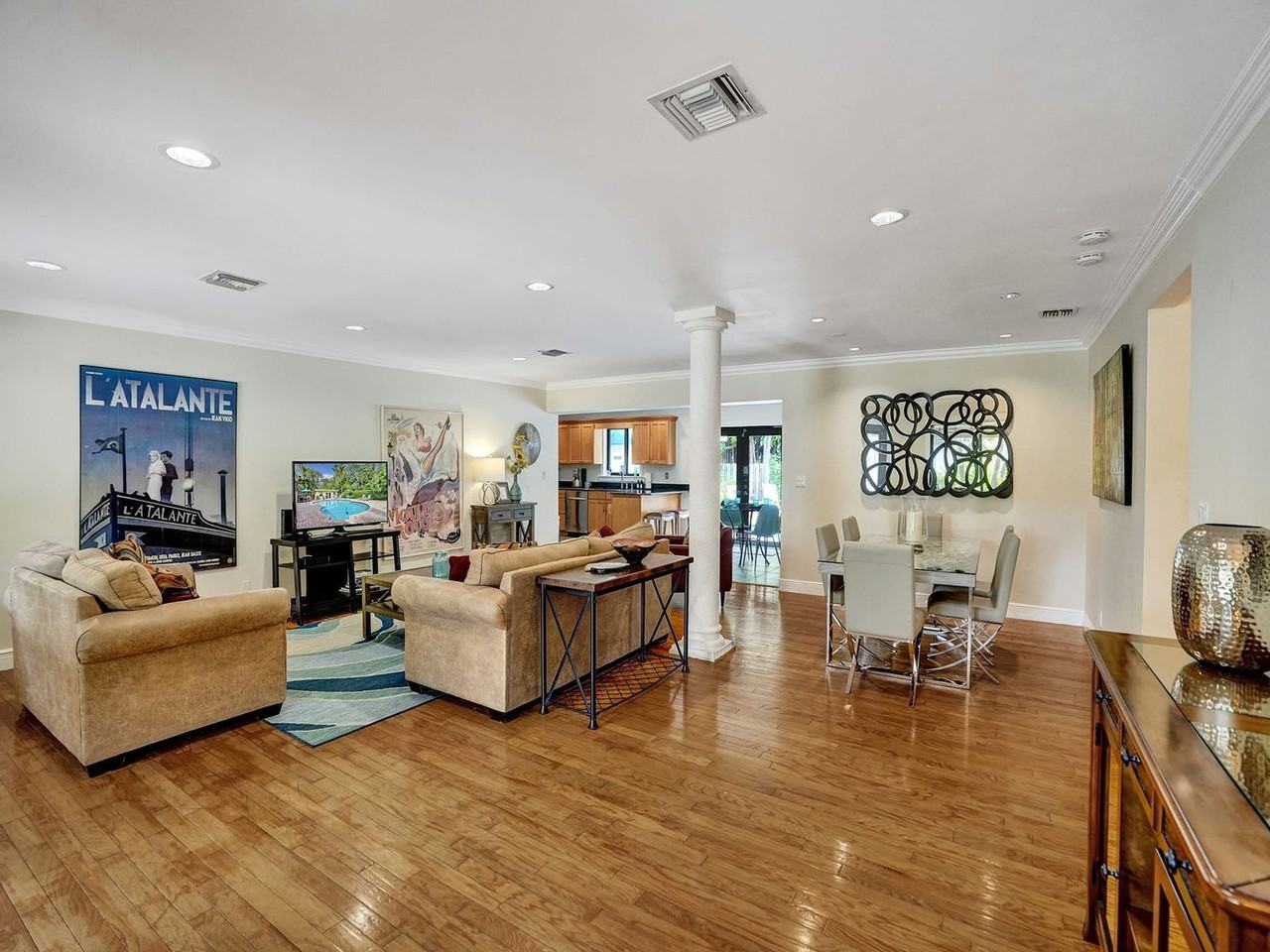 2616 Ne 16th Ave #1541794P - Photo 4 of 42