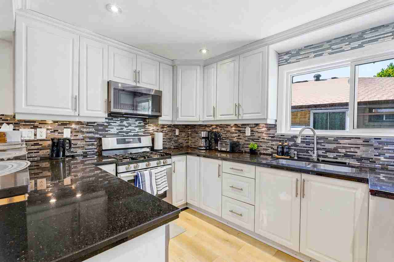 49 Medway Cres #1542393P - Photo 4 of 30