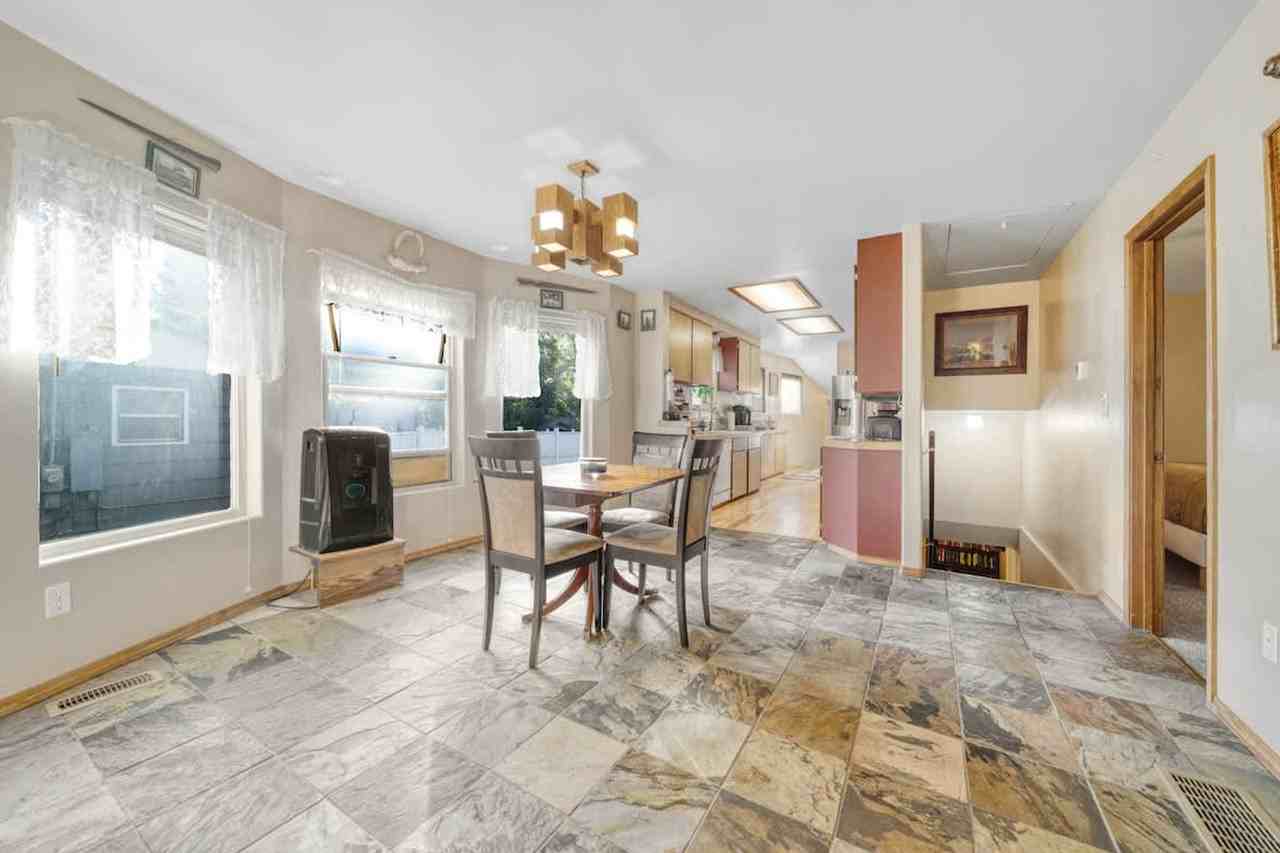 817 N 2nd St #1542969P - Photo 3 of 26