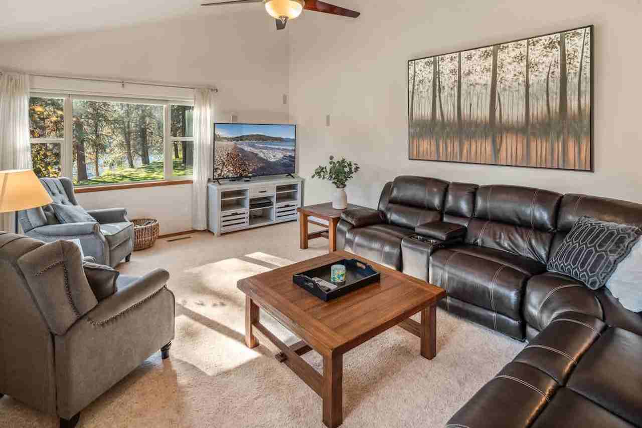 893 S Pleasant View Rd #1542952P - Photo 3 of 50
