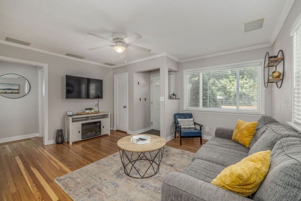1106 E Pennsylvania Ave #1542945P - Photo 4 of 32