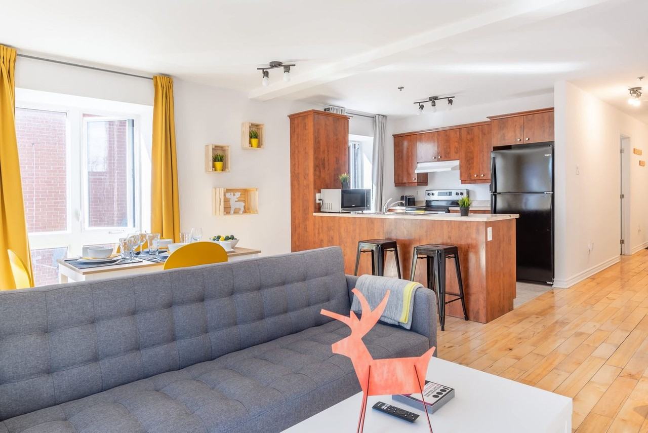 1407 Rue Aylwin #1543104P - Photo 2 of 8