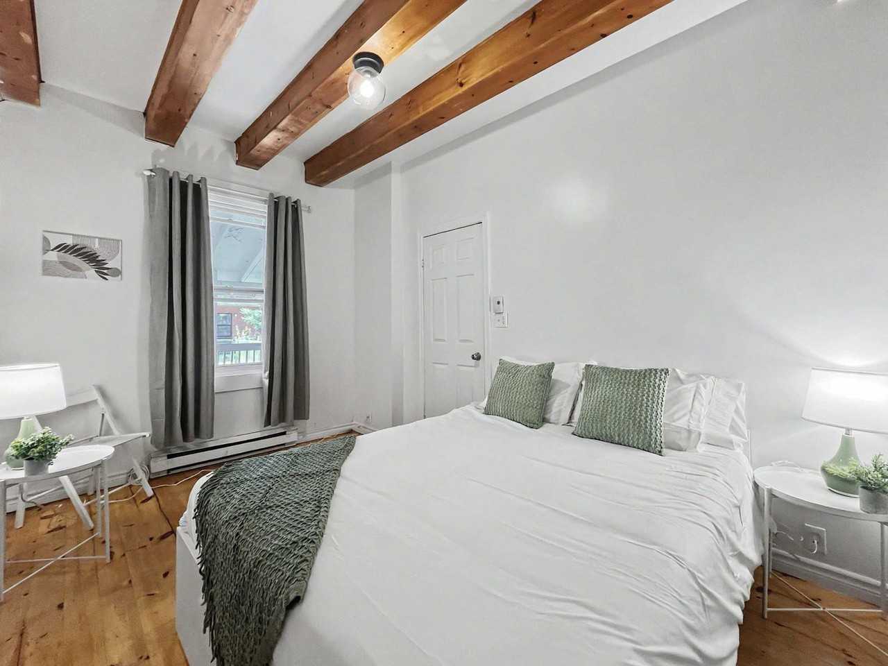 4625 Rue Ontario E #1543127P - Photo 4 of 10