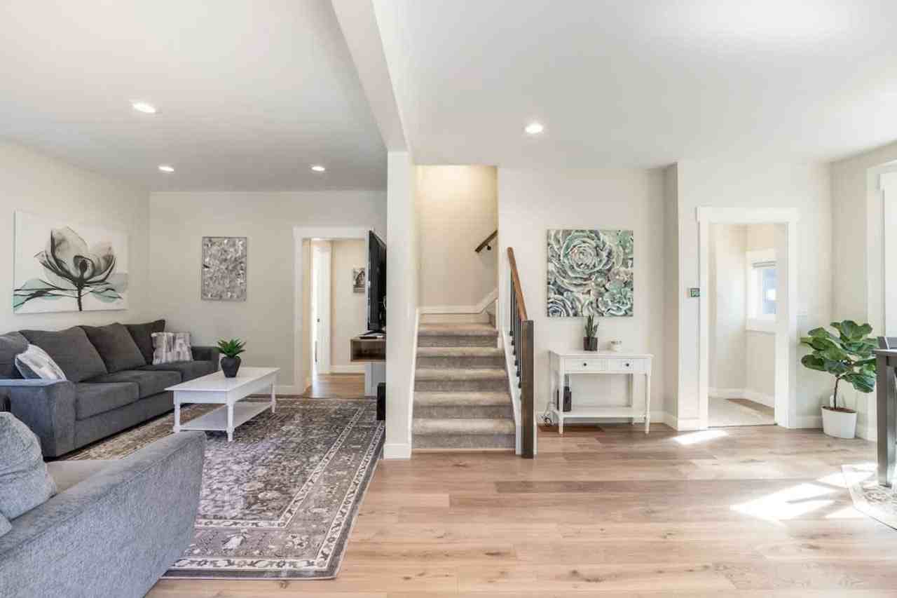 724 N 2nd St #1542946P - Photo 4 of 40