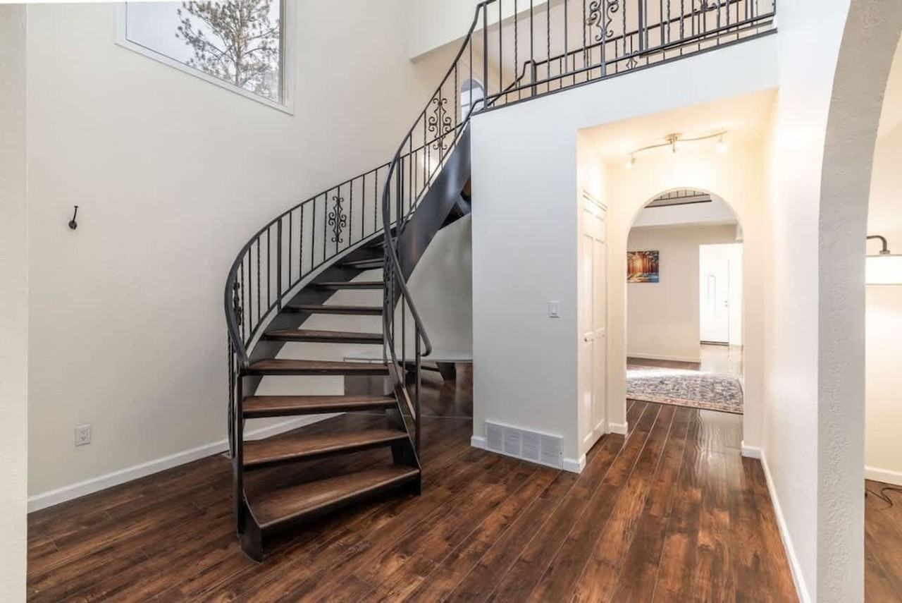 105 S Westwood Dr #1542975P - Photo 6 of 36