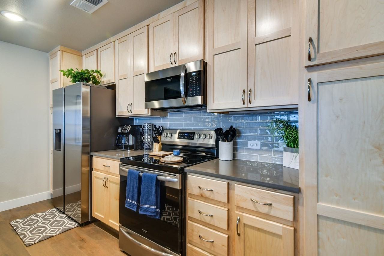 4642 Hahns Peak Dr #1546054P - Photo 7 of 17