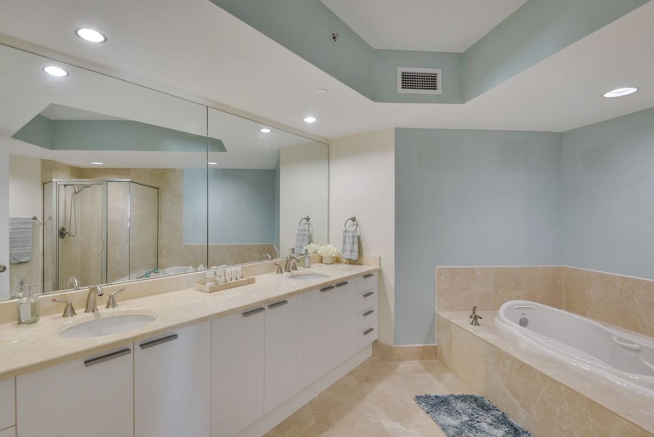 241 Riverside Dr #1546408P - Photo 6 of 18