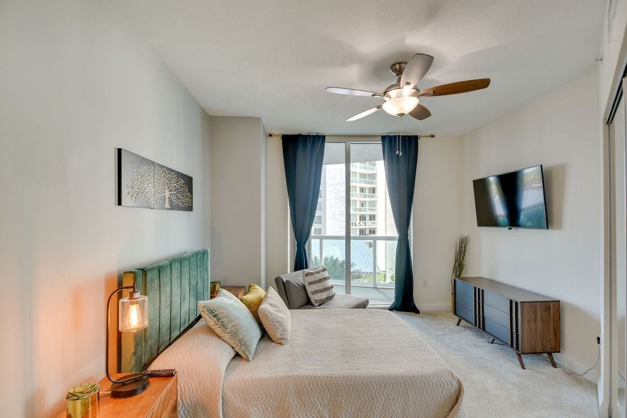 241 Riverside Dr #1546408P - Photo 7 of 18
