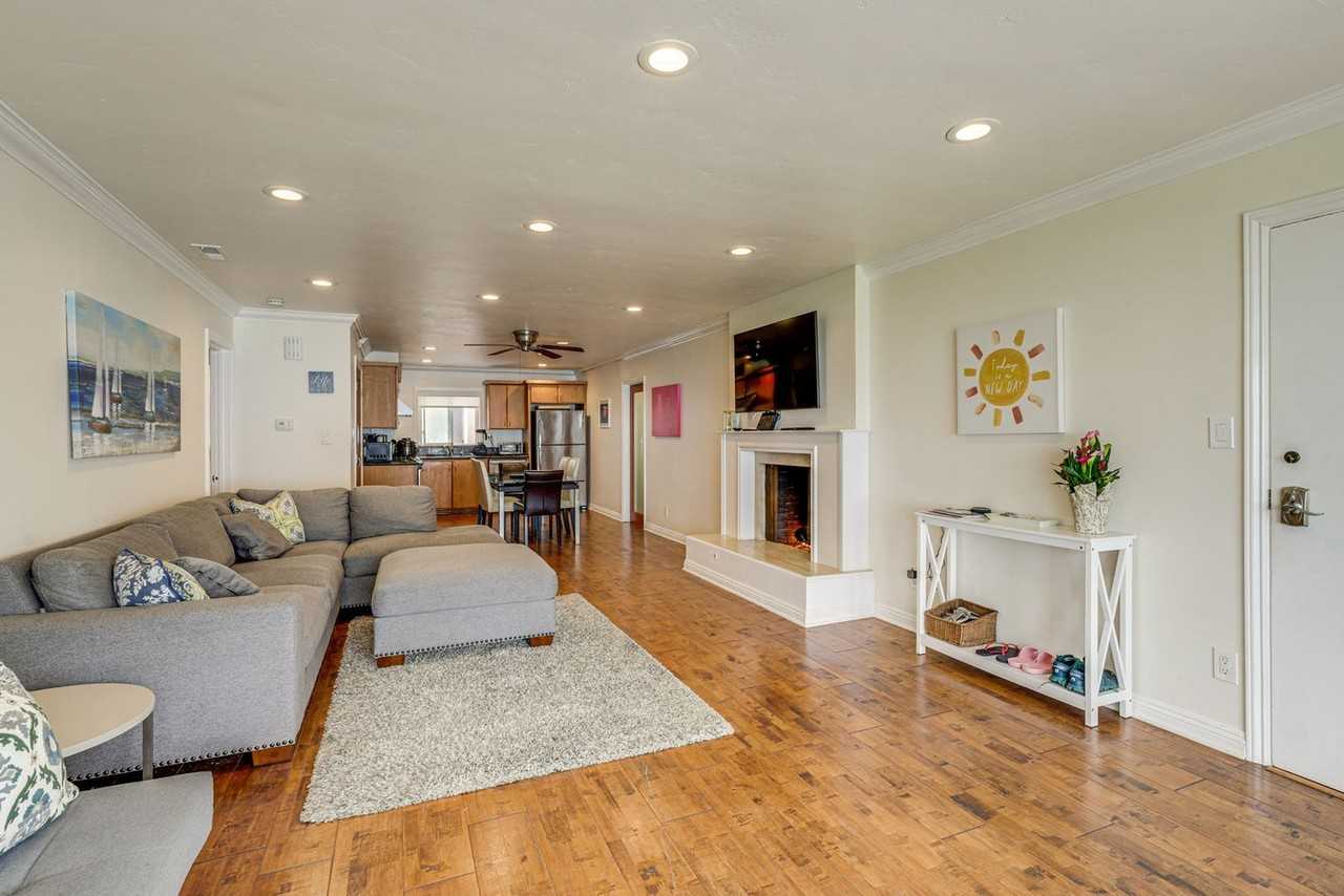 1039 Coast Blvd #1546150P - Photo 3 of 23