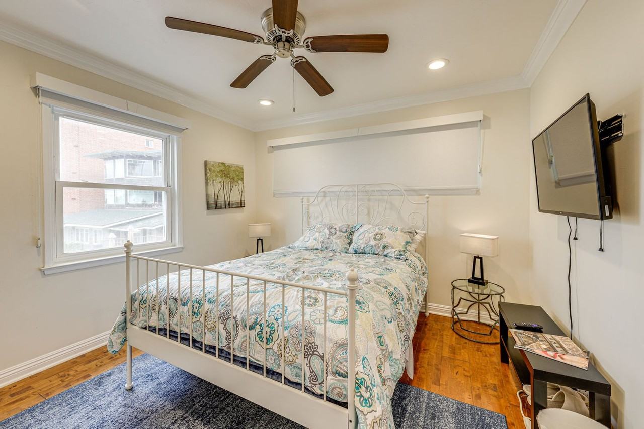 1039 Coast Blvd #1546150P - Photo 7 of 23