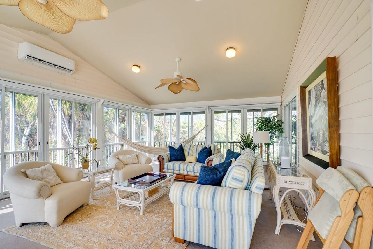 4563 Brainard Bayou Rd #1545894P - Photo 3 of 24