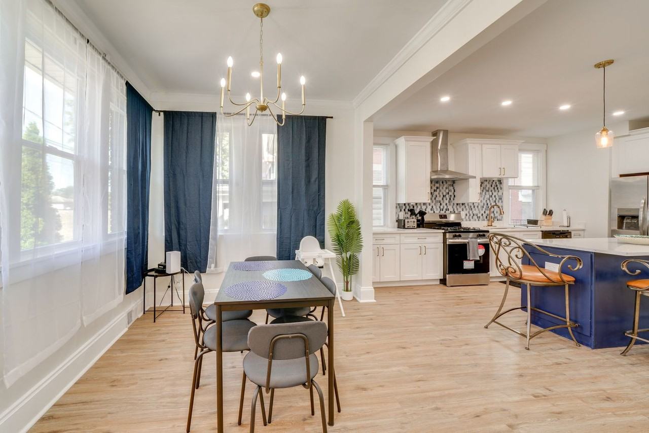 2633 Broadway Ave #1546230P - Photo 5 of 17